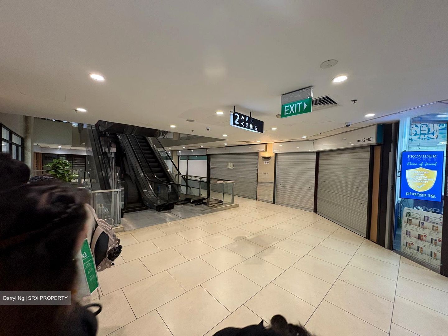 Lucky Plaza (D9), Retail #579994281